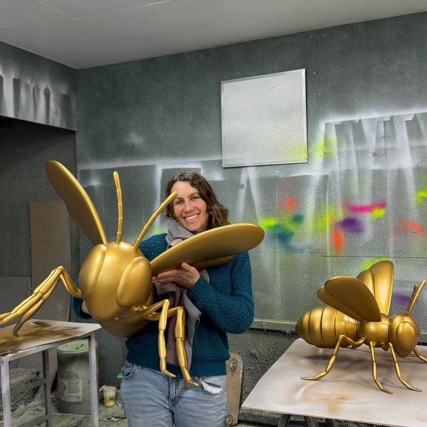 Large golden 3d bee models 