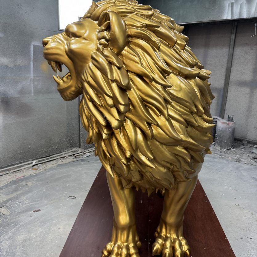 Large golden 3d lion model 