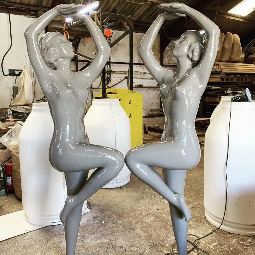 Mirrored sculptures for the theatre 