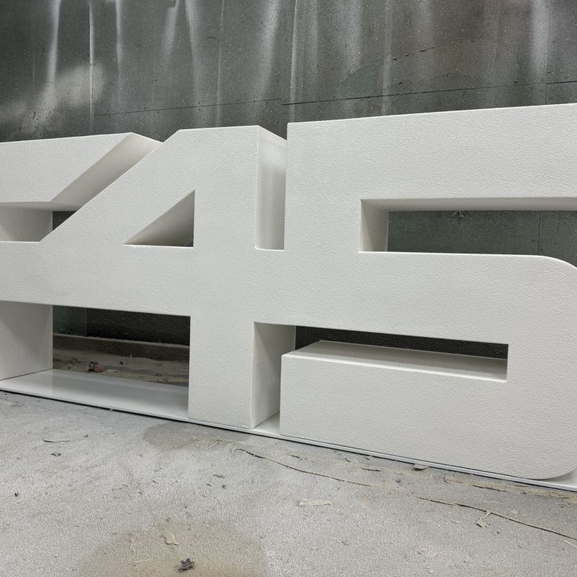 Large 3d logo F45