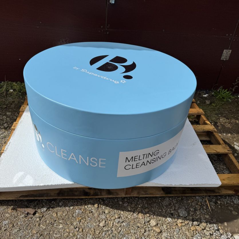 Giant cleansing balm tub model