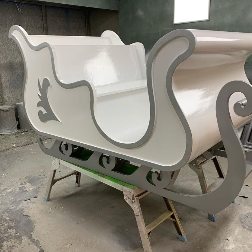 White and silver Christmas sleigh 