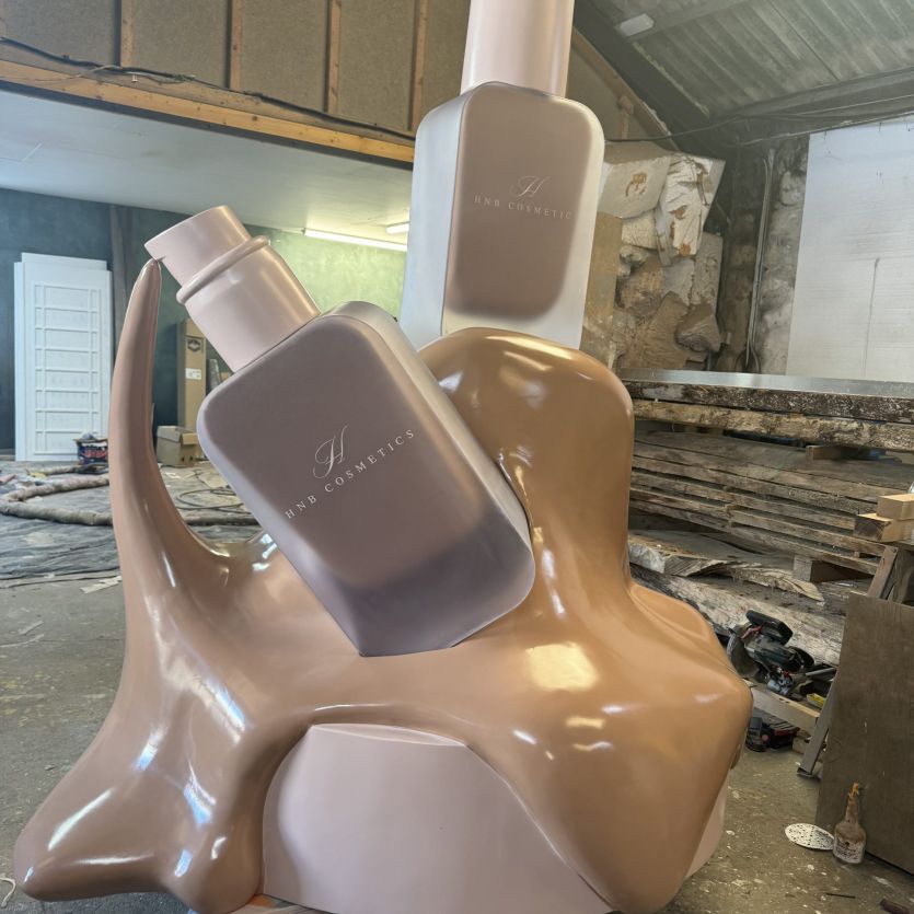 Giant foundation prop 