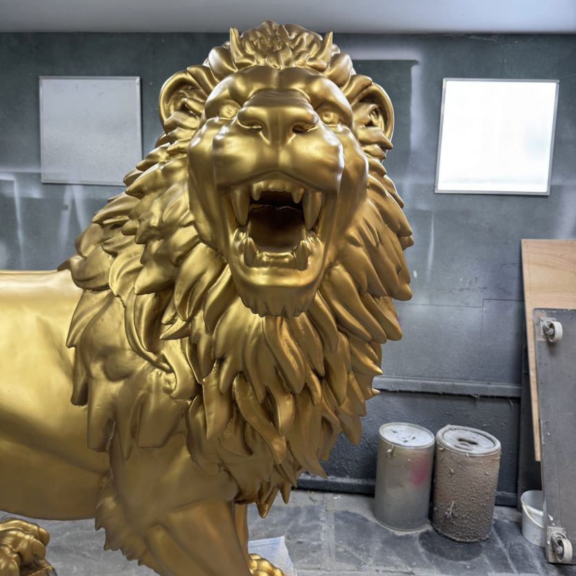 Large golden 3d lion model 