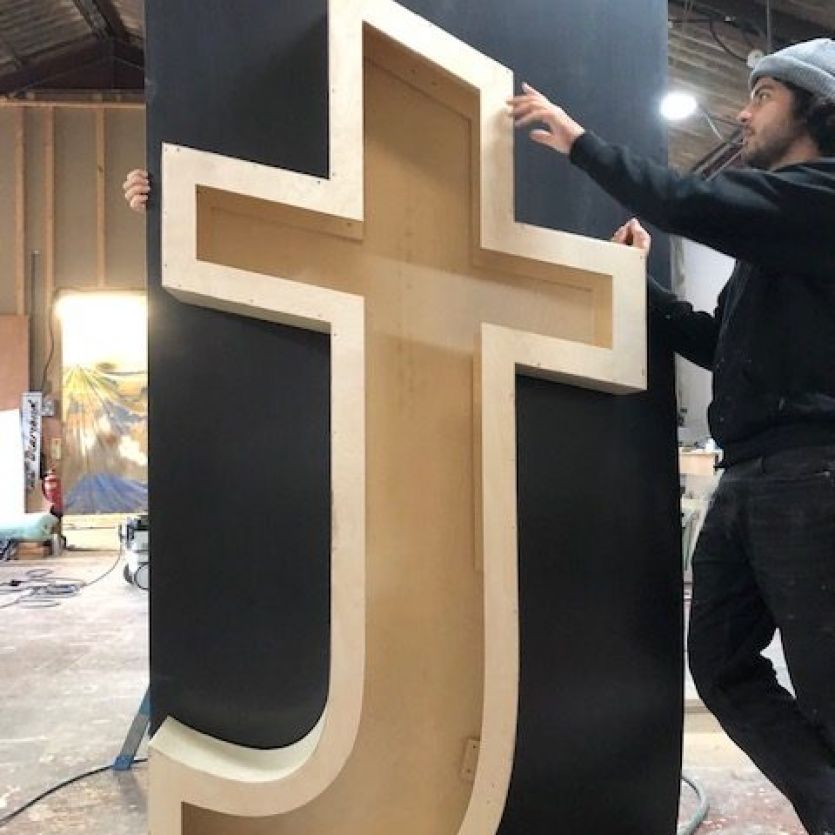 Large ply wood letter sign t