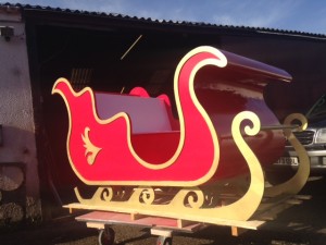 Santas sleigh with gold detail